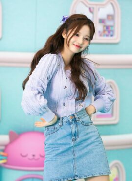 Light Blue Denim Skort | Sullyoon - NMIXX