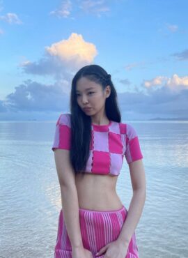 Pink Checkered Stitched Crop T-Shirt | Jennie - BlackPink