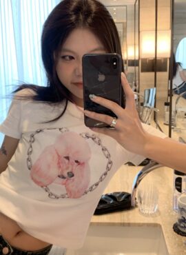 White Chain Heart Poodle T-Shirt | Yeji - ITZY