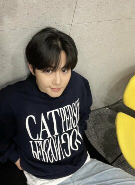 Black Cat Person Dog Person Print Sweatshirt | Suho - EXO