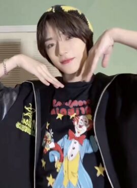 White Clown Print Oversized T-Shirt | Beomgyu - TXT