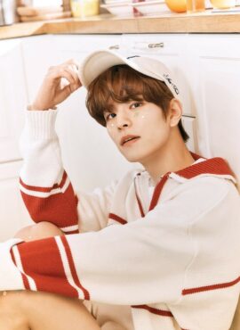 White Long Sleeves Polo With Red Details | Seungmin - Stray Kids