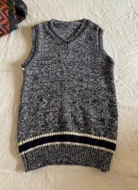 Grey Textured V-Neck Vest | Haerin - NewJeans