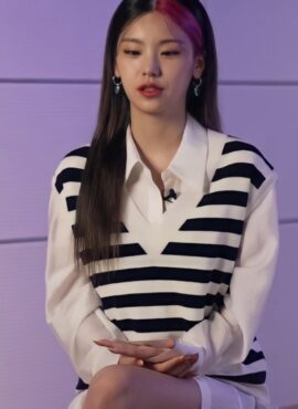 White Fake Two-Piece Striped Vest And Shirt | Yeji - ITZY