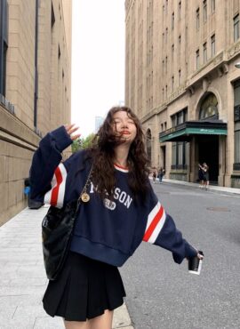 Navy Blue Contrasting Sweatshirt | Jungwon - Enhypen