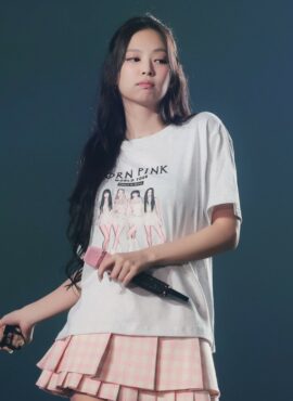 Pink Checkered Pleated Skirt | Jennie - BlackPink