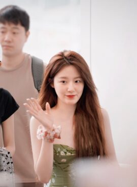 Green Floral Slide Slit Dress | Shuhua -  (G)I-DLE