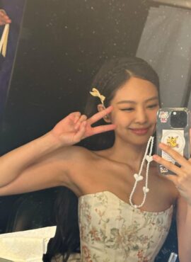 White Floral Peplum Corset Tube Top | Jennie - BlackPink